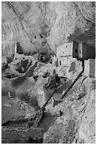 Long House Ancestral Puebloan dwelling, Wetherill Mesa. Mesa Verde National Park ( black and white)