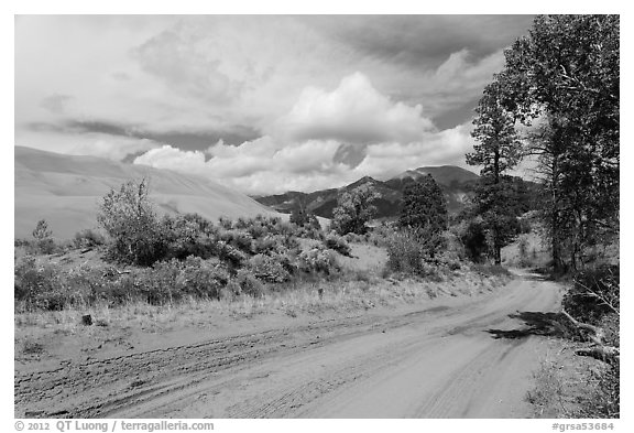 Medano Pass primitive road. Great Sand Dunes National Park, Colorado, USA.