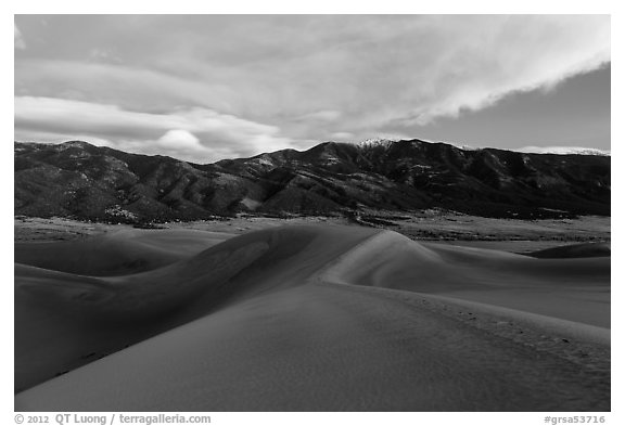 Dunes and Mount Zwischen at dusk. Great Sand Dunes National Park, Colorado, USA.