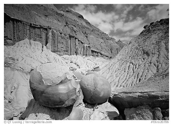 Big cannon ball formations in eroded badlands, North Unit. Theodore Roosevelt National Park, North Dakota, USA.