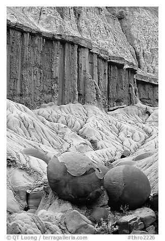 Cannon balls and erosion formations. Theodore Roosevelt National Park (black and white)