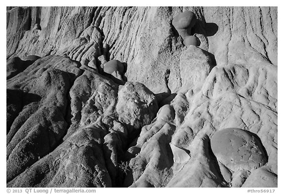 Cliff with cannonball concretions. Theodore Roosevelt National Park, North Dakota, USA.