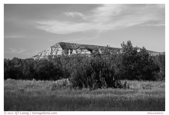 Badlands in late afternoon, Elkhorn Ranch Unit. Theodore Roosevelt National Park, North Dakota, USA.