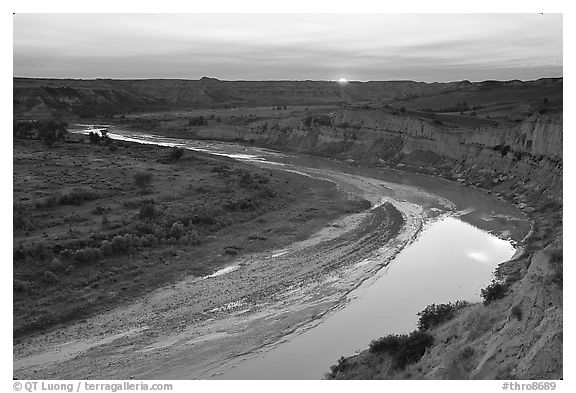 Little Missouri River, sunset. Theodore Roosevelt National Park, North Dakota, USA.