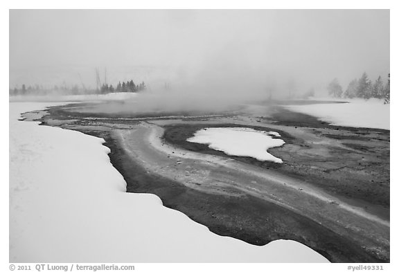 Mirror Pool, snow and steam. Yellowstone National Park (black and white)