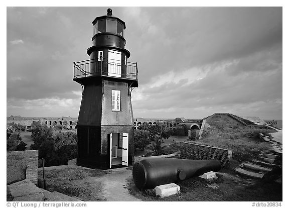 Lighthouse and cannon on upper level of Fort Jefferson. Dry Tortugas  National Park (black and white)