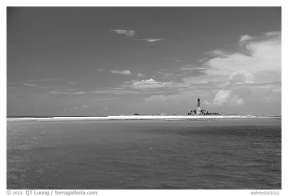 Turquoise waters around Loggerhead key. Dry Tortugas National Park, Florida, USA.