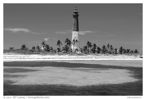 Loggerhead Light and turquoise waters, Loggerhead Key. Dry Tortugas National Park, Florida, USA.