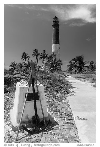 Memorail and Loggerhead Light. Dry Tortugas National Park, Florida, USA.