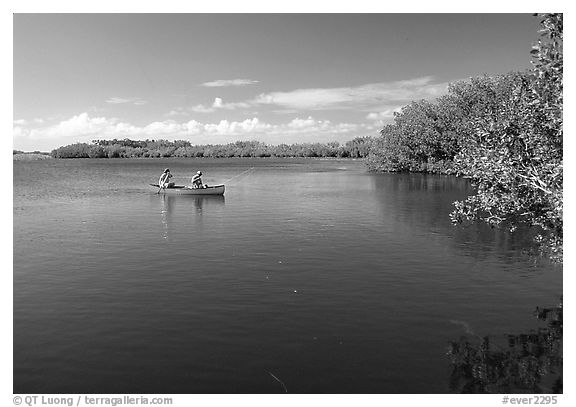 Canoists fishing. Everglades National Park, Florida, USA.