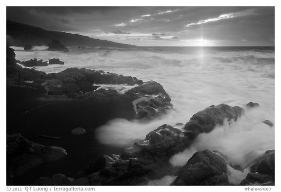 Kuloa Point stormy sunrise. Haleakala National Park, Hawaii, USA.