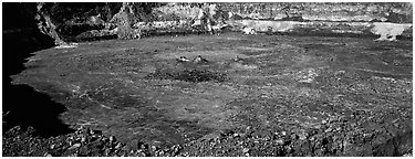 Halemaumau crater. Hawaii Volcanoes National Park (Panoramic black and white)