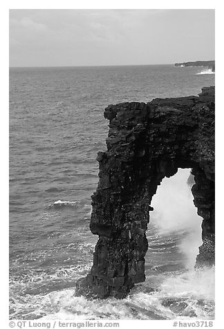 Holei Sea Arch in the morning. Hawaii Volcanoes National Park (black and white)