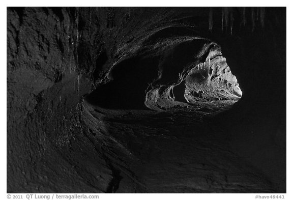 Thurston lava tube (Nahuku). Hawaii Volcanoes National Park, Hawaii, USA.