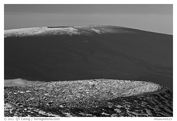 Craters on cinder cone and Mauna Loa. Hawaii Volcanoes National Park, Hawaii, USA.