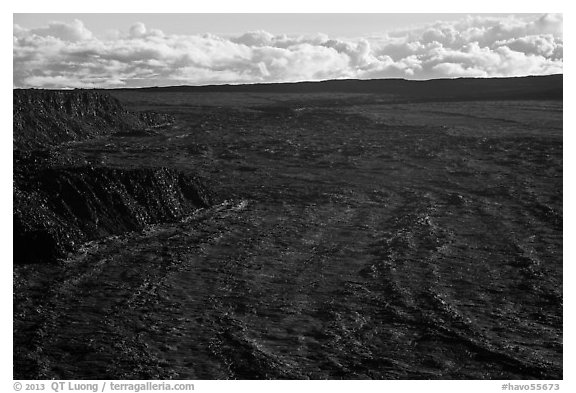 Immensity of Mokuaweoweo caldera. Hawaii Volcanoes National Park (black and white)