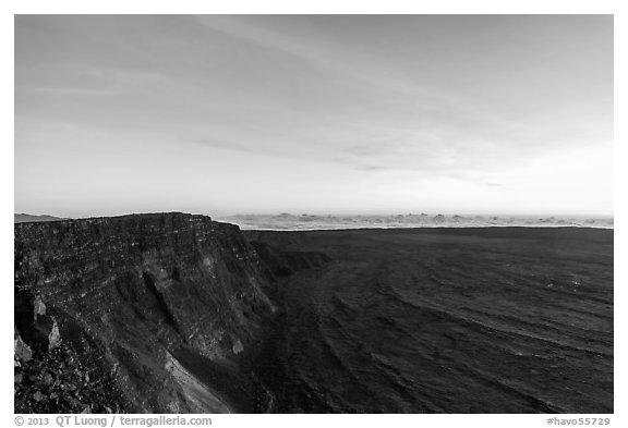 Mauna Loa summit cliffs, Mokuaweoweo crater before sunrise. Hawaii Volcanoes National Park (black and white)