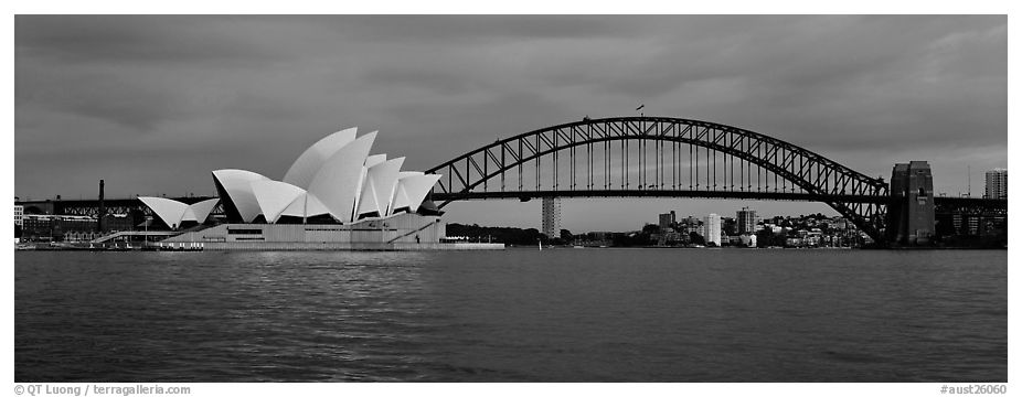 Sydney opera house and Harbor Bridge. Sydney, New South Wales, Australia (black and white)