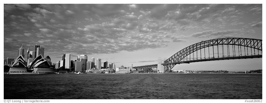 Panoramic Black and White Picture/Photo: Sydney cityscape from harbor