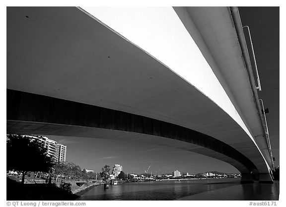 Bridge across the Brisbane River. Brisbane, Queensland, Australia (black and white)