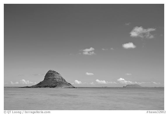 Chinaman's Hat Island and Kaneohe Bay. Oahu island, Hawaii, USA