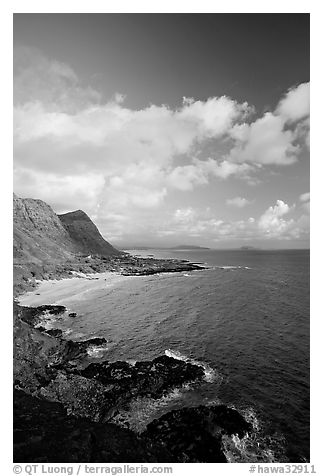 Coastline and Makapuu Beach, early morning. Oahu island, Hawaii, USA