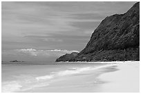 Waimanalo Beach and pali. Oahu island, Hawaii, USA (black and white)