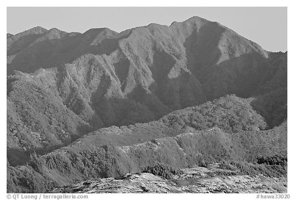 Koolau Mountains, early morning. Oahu island, Hawaii, USA (black and white)