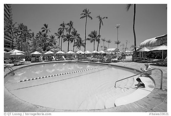 Swimming pool, Sheraton  hotel. Waikiki, Honolulu, Oahu island, Hawaii, USA (black and white)