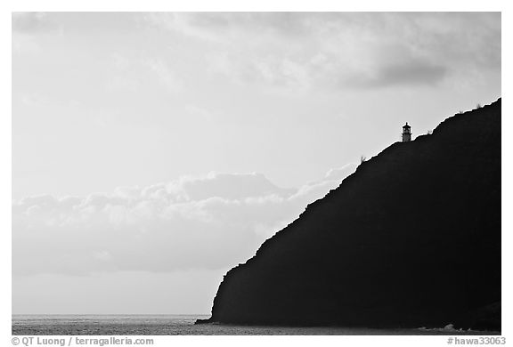 Makapuu head lighthouse, sunrise. Oahu island, Hawaii, USA (black and white)