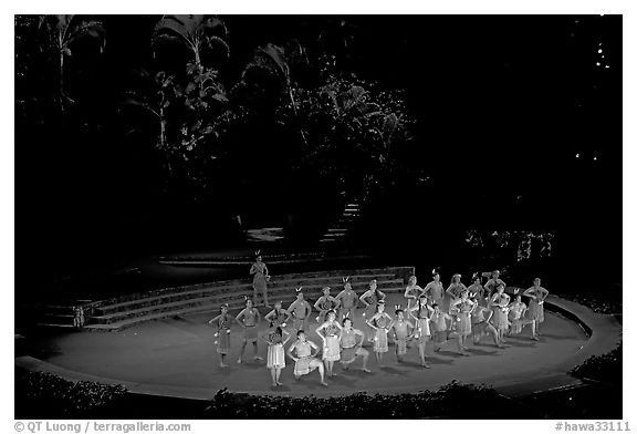 Maori dancers. Polynesian Cultural Center, Oahu island, Hawaii, USA (black and white)