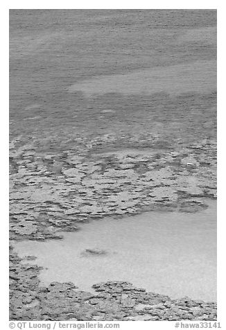 Reefs and sandy pools of Hanauma Bay. Oahu island, Hawaii, USA (black and white)