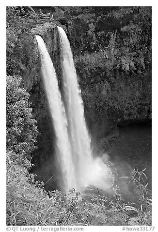 Wailua Falls, mid-morning. Kauai island, Hawaii, USA (black and white)