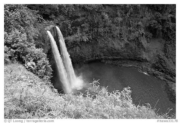 Wailua Falls, mid-morning. Kauai island, Hawaii, USA