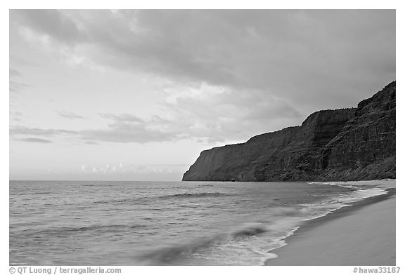 Polihale Beach and Na Pali coast,  sunset. Kauai island, Hawaii, USA