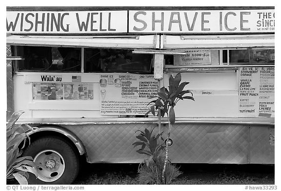 Truck selling shave ice. Kauai island, Hawaii, USA (black and white)