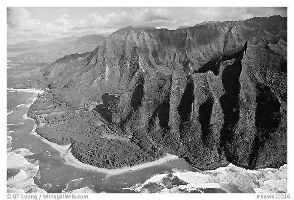 Aerial view of the East end of the Na Pali Coast, with Kee Beach. Kauai island, Hawaii, USA