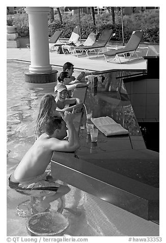 Swim-up bar, Princeville hotel. Kauai island, Hawaii, USA