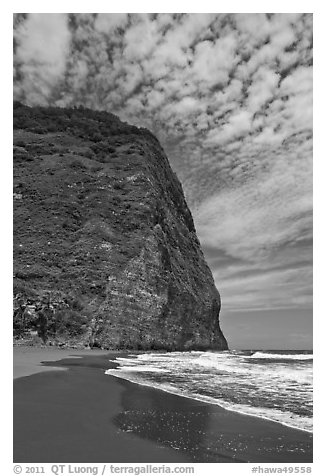 Black sand beach and cliff, Waipio Valley. Big Island, Hawaii, USA