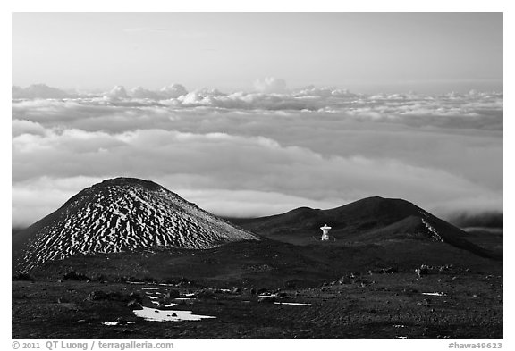 Antenna on volcano top above clouds. Mauna Kea, Big Island, Hawaii, USA (black and white)
