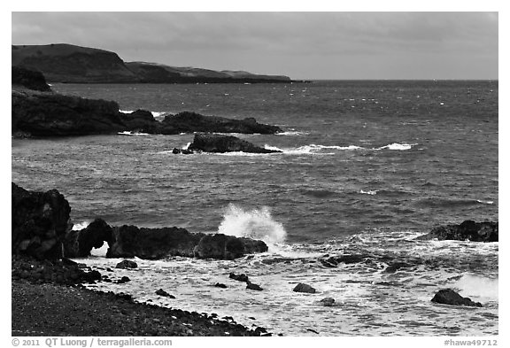 Volcanic coastline. Maui, Hawaii, USA (black and white)