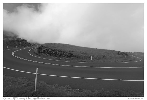 Hairpin bend. Maui, Hawaii, USA (black and white)