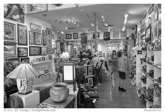 Art gallery. Lahaina, Maui, Hawaii, USA (black and white)