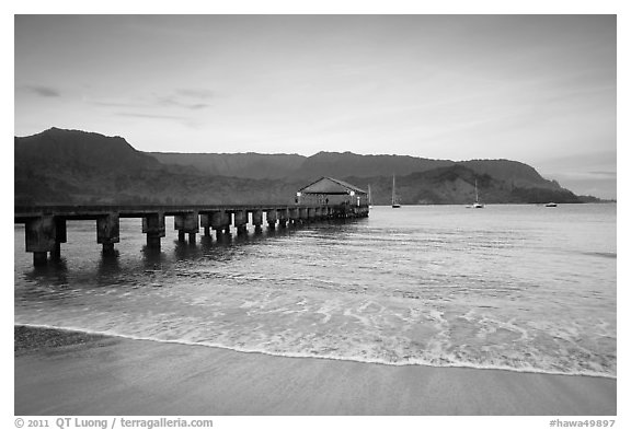 Hanalei Pier at sunrise. Kauai island, Hawaii, USA