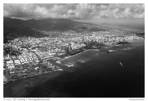 Aerial view of parks and city. Honolulu, Oahu island, Hawaii, USA (black and white)