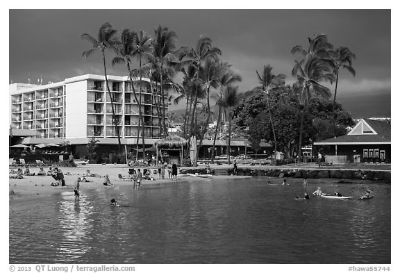 King Kamehameha Kona Beach Hotel, Kailua-Kona. Hawaii, USA (black and white)