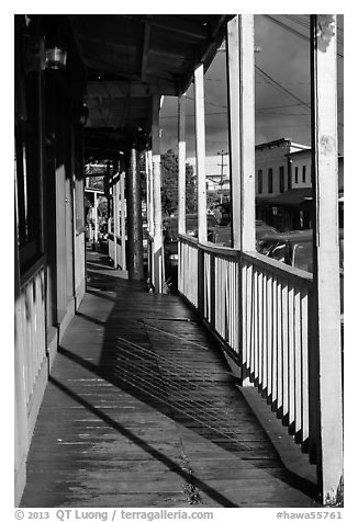 Boardwalk, Pahoa. Big Island, Hawaii, USA (black and white)