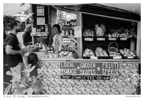 Produce stand, Pahoa. Big Island, Hawaii, USA (black and white)