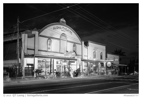 Aloha Theatre at dusk, Kainaliu. Big Island, Hawaii, USA (black and white)