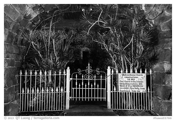 Gate of Mokuaikaua church at night, Kailua-Kona. Hawaii, USA (black and white)